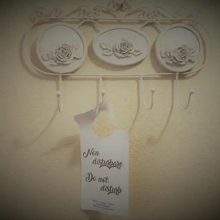 La Loggia بيت ضيافة ليفانتو
