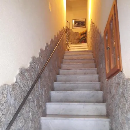 بيت ضيافة La Loggia 4*